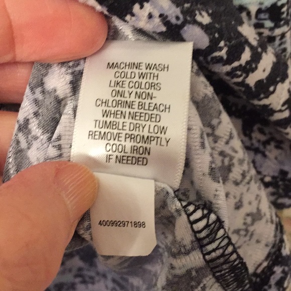 Ladies Blouse by Croft&Barrow Size M - Picture 6 of 9